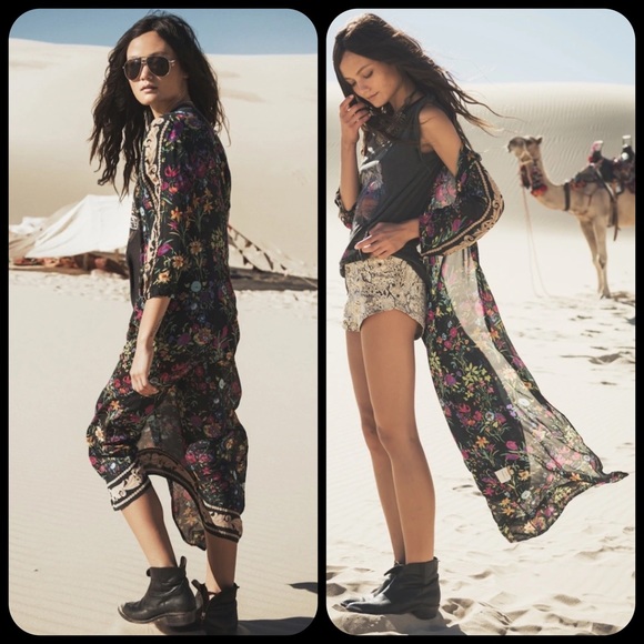 Spell Other - EUC Spell & the Gypsy Collective Black Floral Gypsy Queen Duster